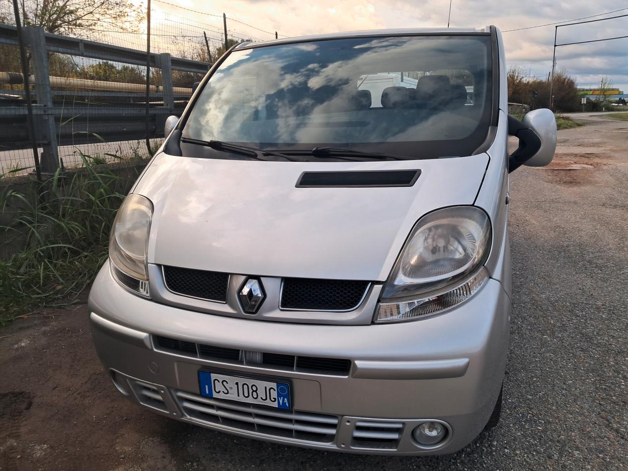 TRAFIC 2.5 DCI 140CV
