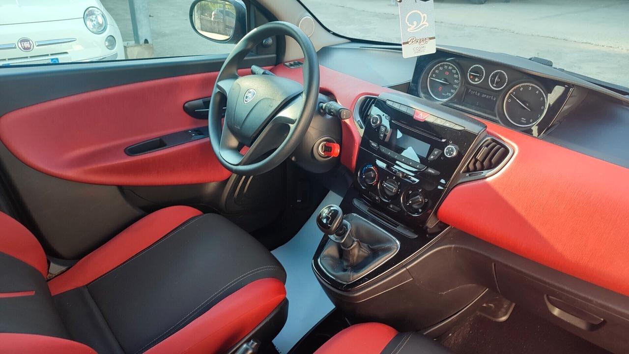 Lancia Ypsilon 1.2 69 CV 5 porte Elefantino