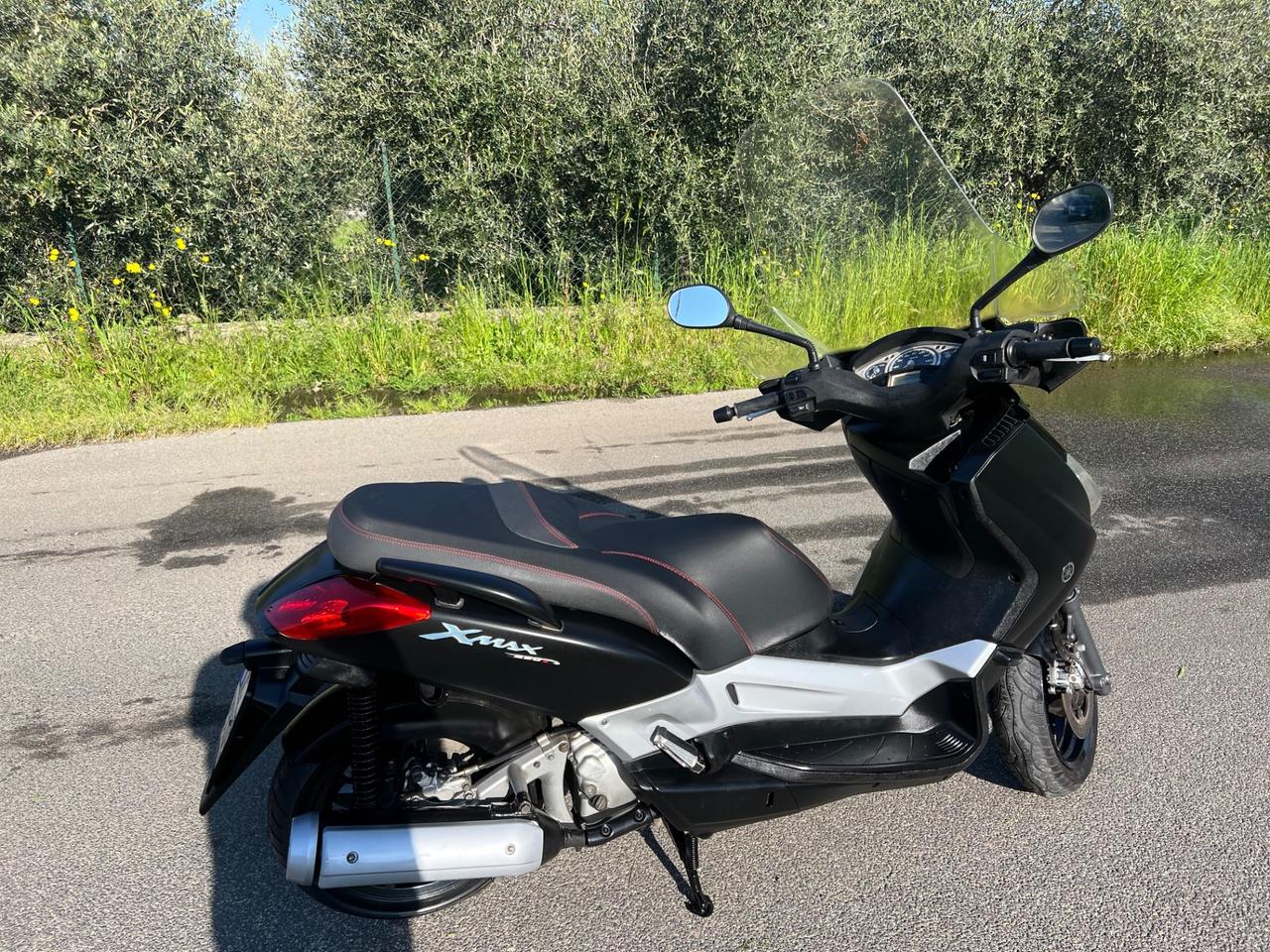 Yamaha X-Max 250