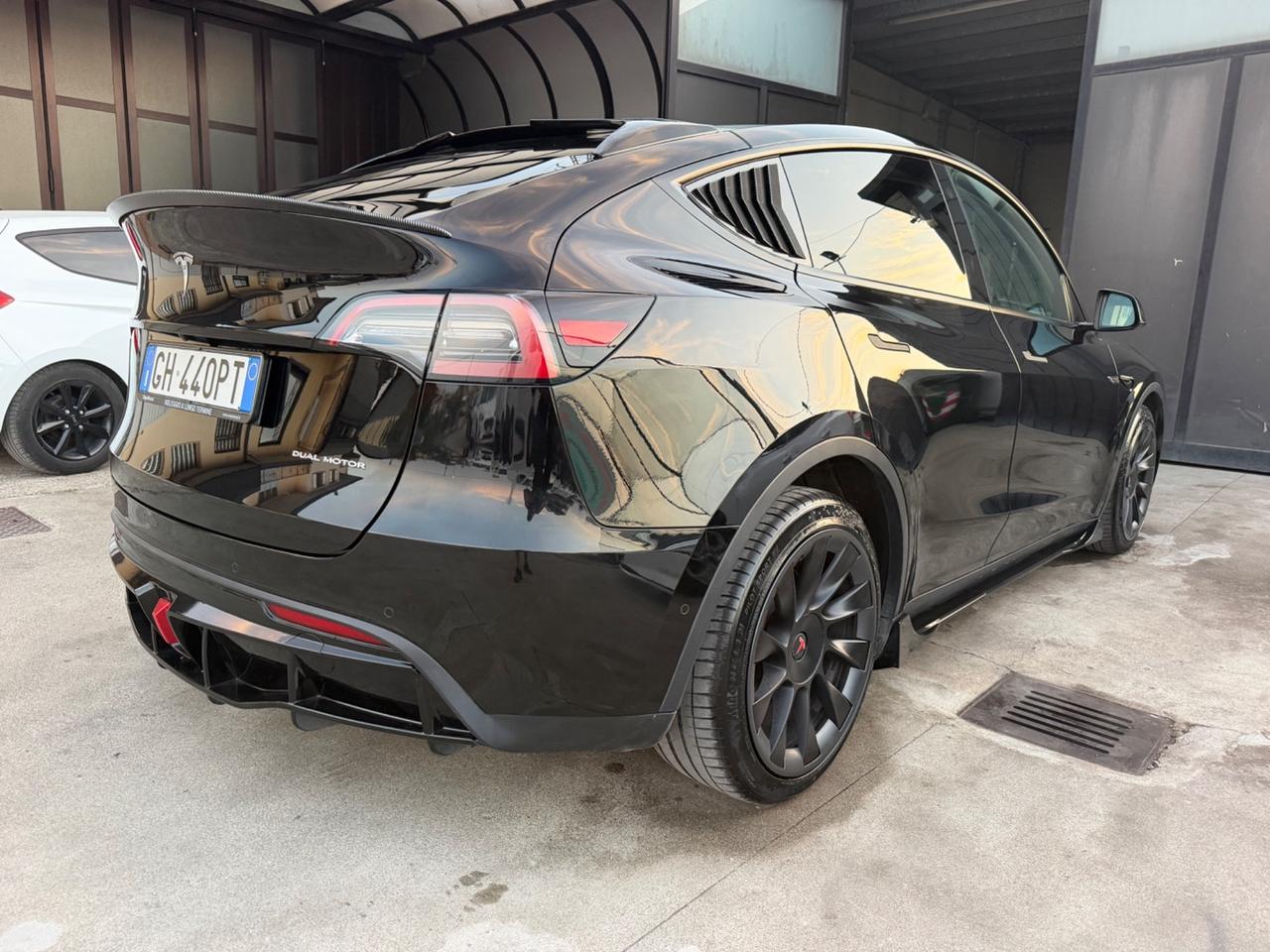 Tesla Model Y Long Range AWD