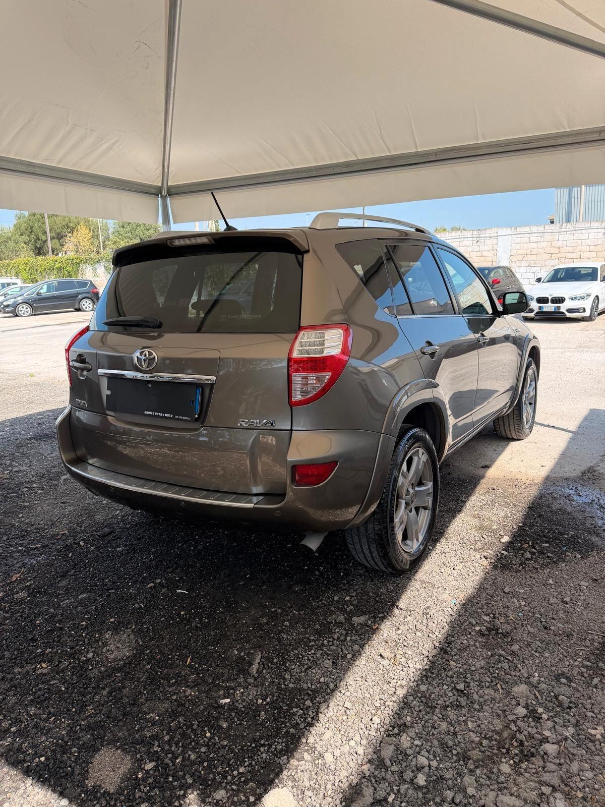Toyota RAV 4 RAV4 Crossover 2.2 D-Cat A/T 150 CV Luxury