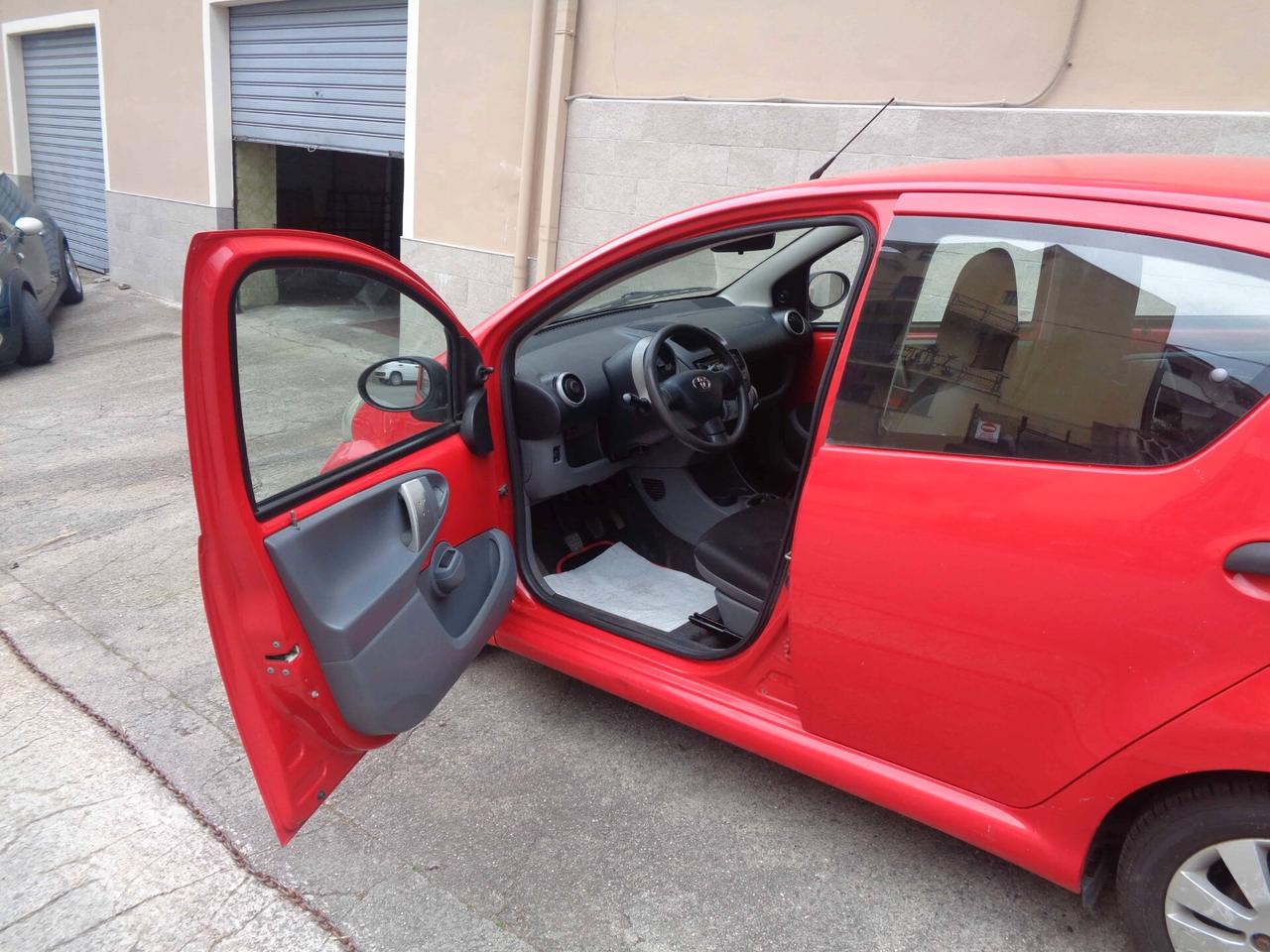 Toyota Aygo 1.0 68CV 5 porte (Finanziabile)