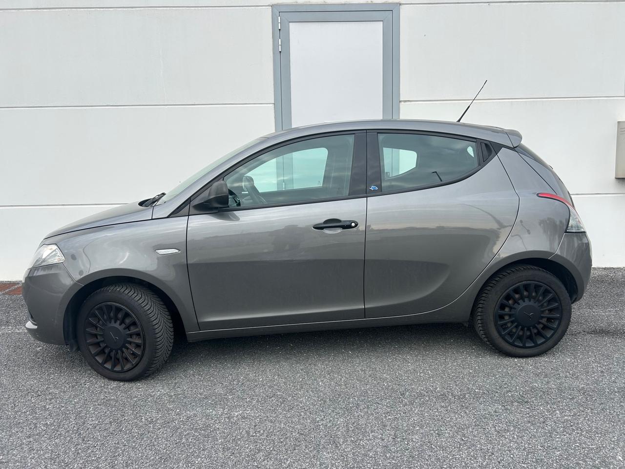 Lancia Ypsilon 1.2 69 CV 5 porte S&S Elefantino Blu