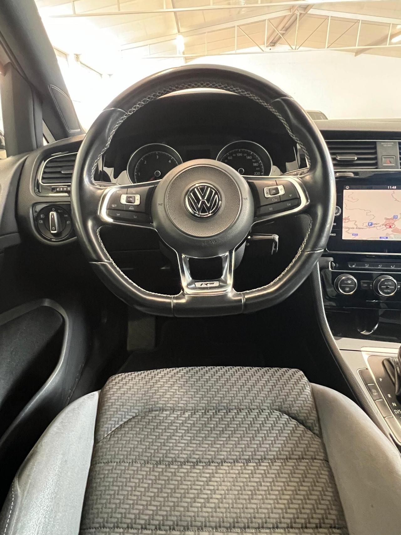 Volkswagen Golf 2.0 TDI DSG 5p. R-LINE