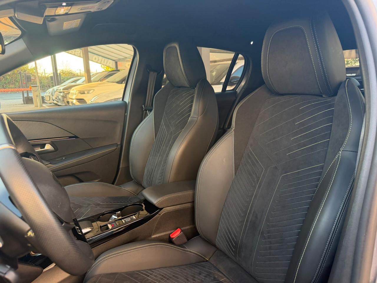 Peugeot 208 1.2 GT HYBRID 145 E-DCS6