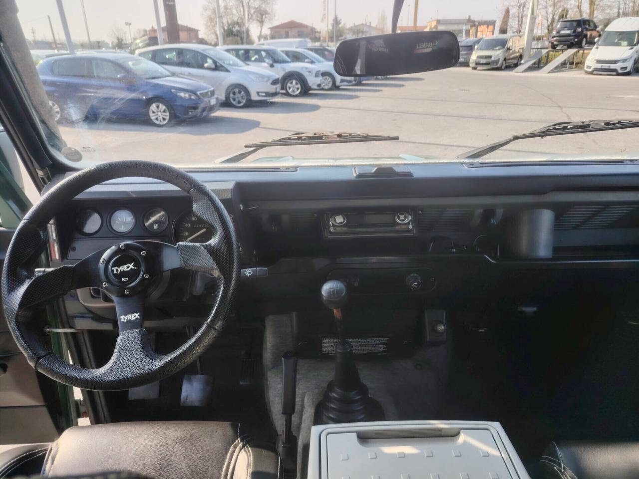 Land Rover Defender 9.0 2.5 Td5 -AUTOCARRO