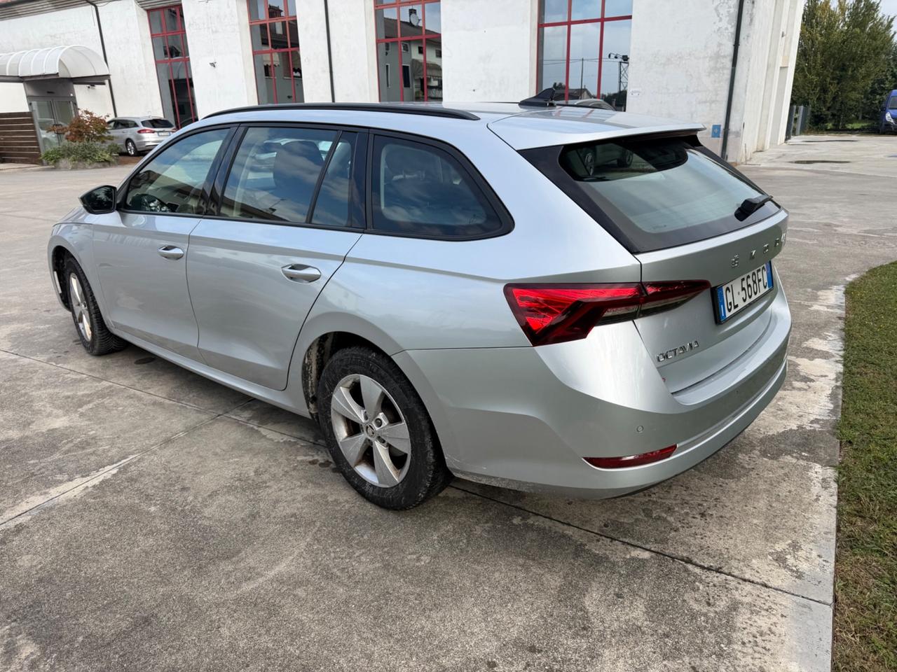 Skoda Octavia 2.0 TDI EVO SCR DSG Wagon Ambition