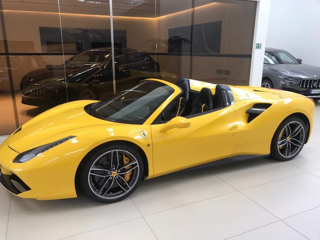 FERRARI 488 Spider | Iva esposta