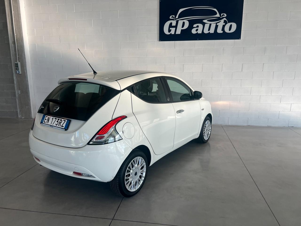 Lancia Ypsilon 1.2 69 CV 5 porte GPL Ecochic Gold OK NEOPATENTATI