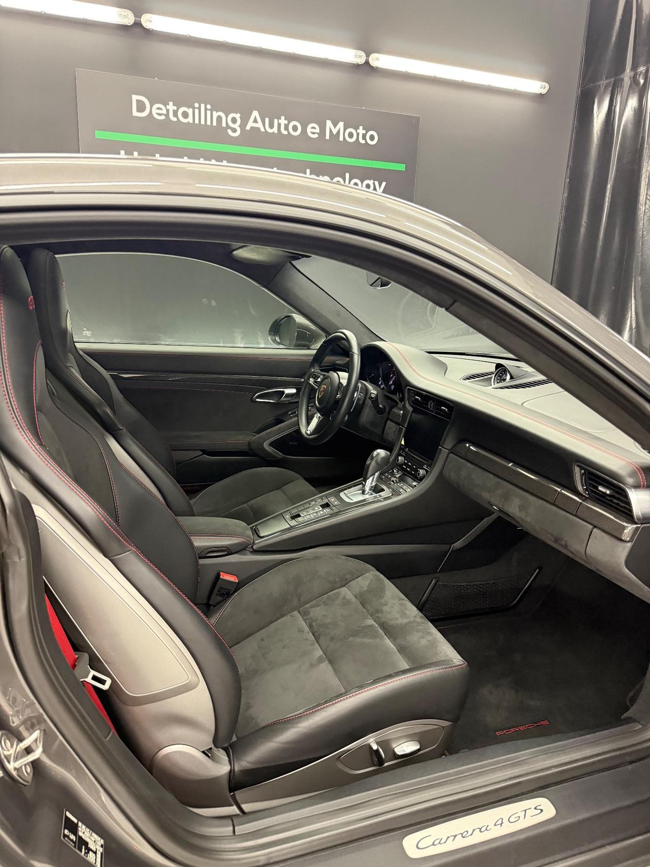 Porsche 991 911 Carrera 4 GTS