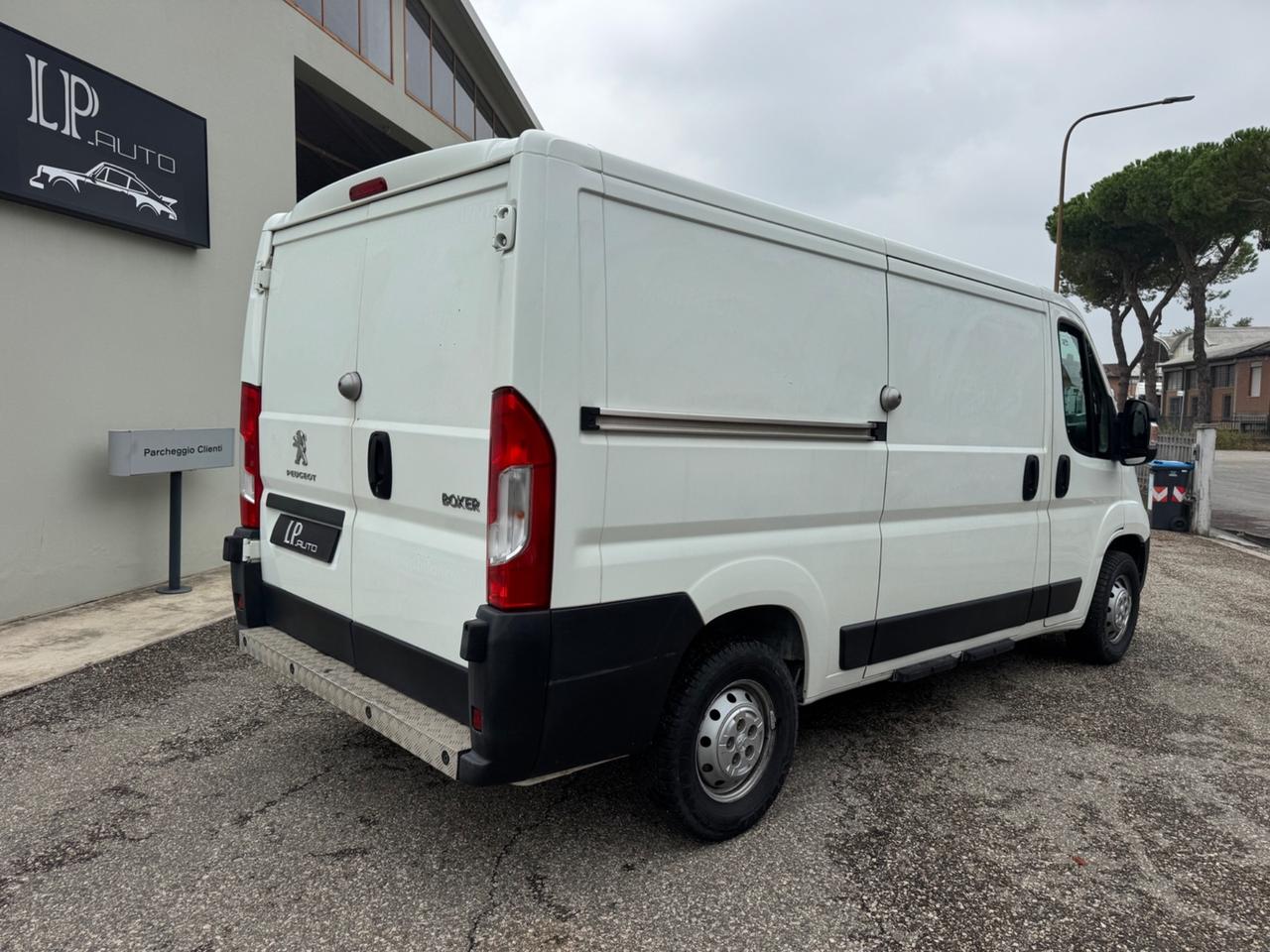 Peugeot Boxer 330 BlueHDi 140 S&S PC-TN Combi Comfort