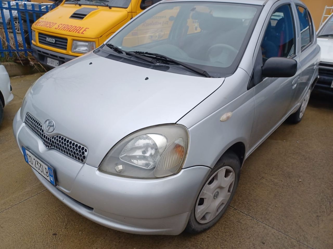 Toyota Yaris 1.3i 16V cat 5 porte Luna '03