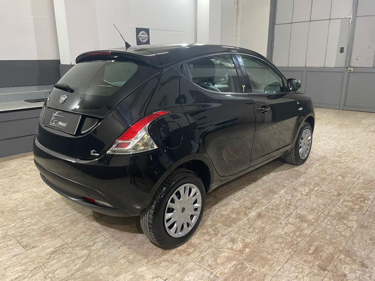 Lancia Ypsilon 0.9 TwinAir 85 CV 5 porte Metano Ecochic Gold