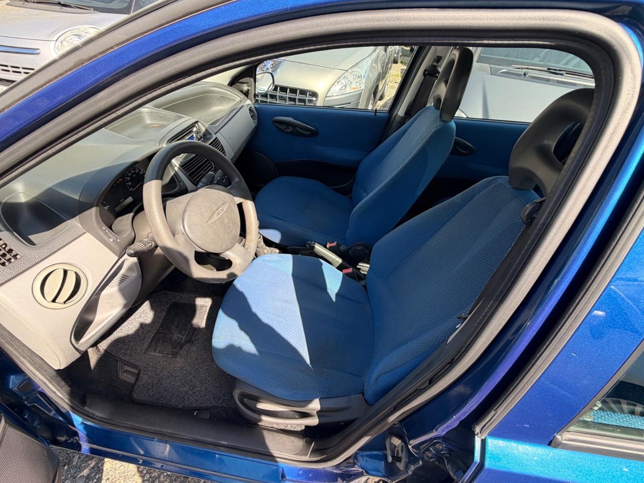 Fiat Punto 1.2i Benz cat 5 porte