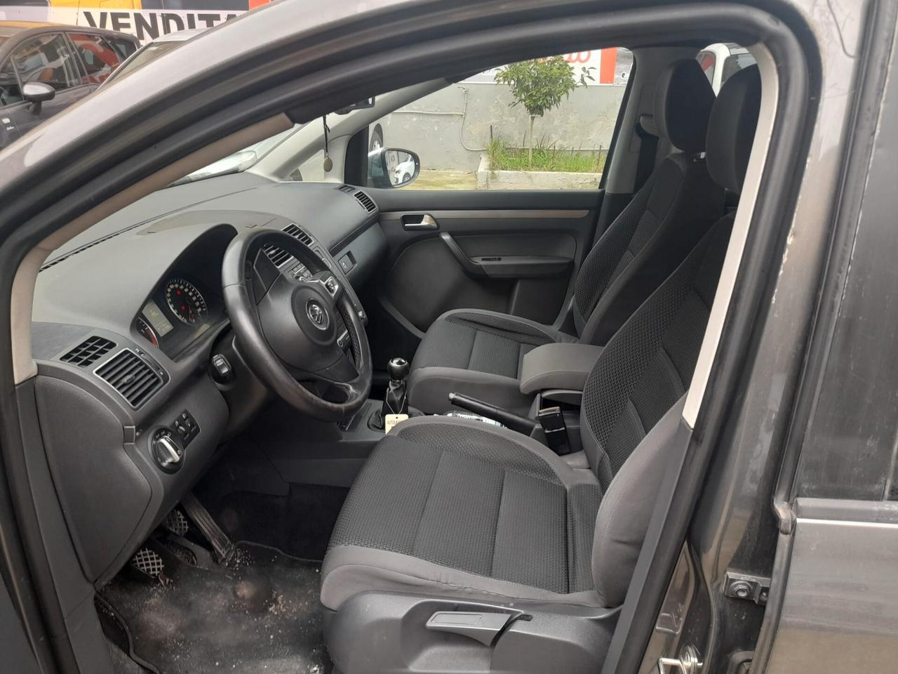 Volkswagen Touran 1.6 diesel 7 posti con garanzia-2011