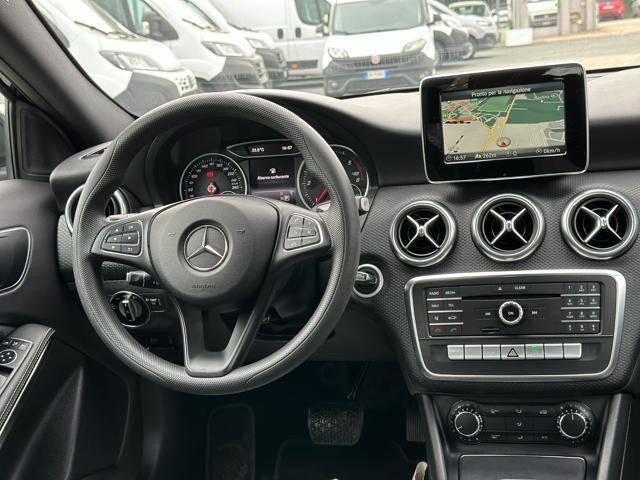 MERCEDES-BENZ A 180 d Automatic Business