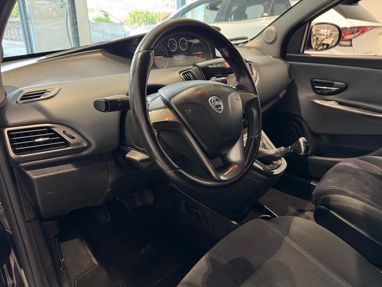 Lancia Ypsilon 1.3 MJT 16V 95 CV 5 porte S&S Silver