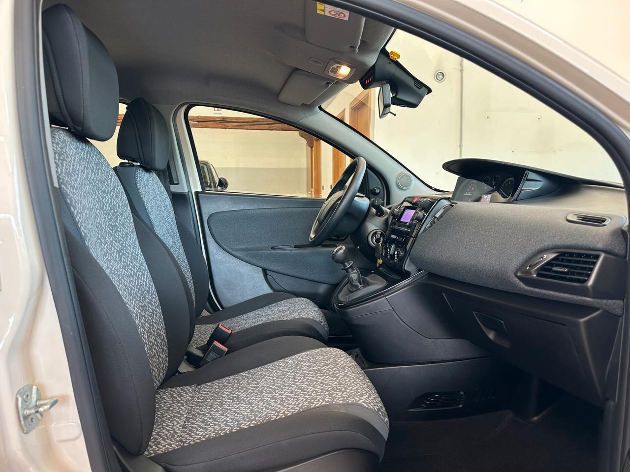 LANCIA YPSILON 1.0 FIREFLY HYBRID ECOCHIC GOLD S&S