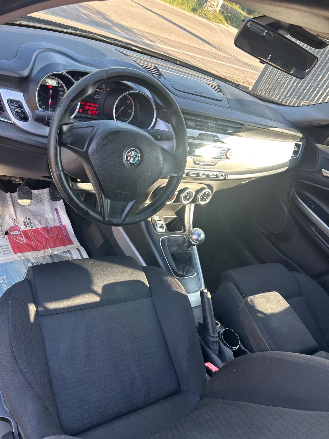 Alfa Romeo Giulietta 1.6 JTDm 105 CV Distinctive-2012