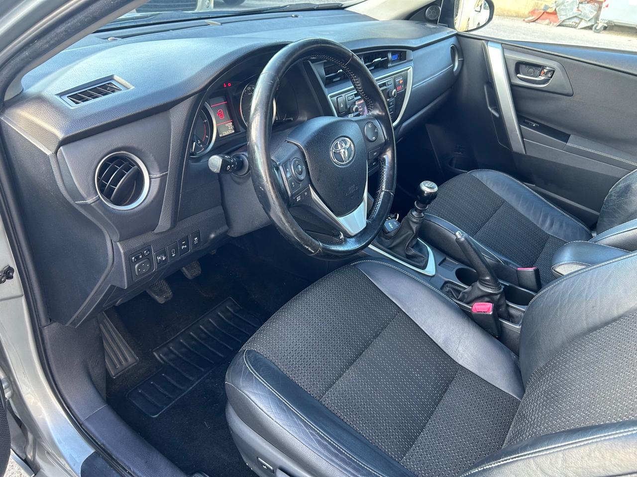 Toyota Auris 1.4 D-4D Lounge