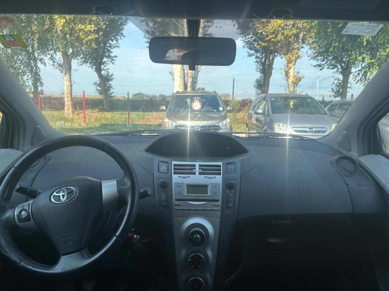 Toyota Yaris 1.0 5 porte