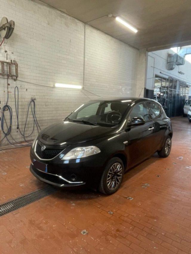 LANCIA Ypsilon 1.2 69 CV 5 porte Gold