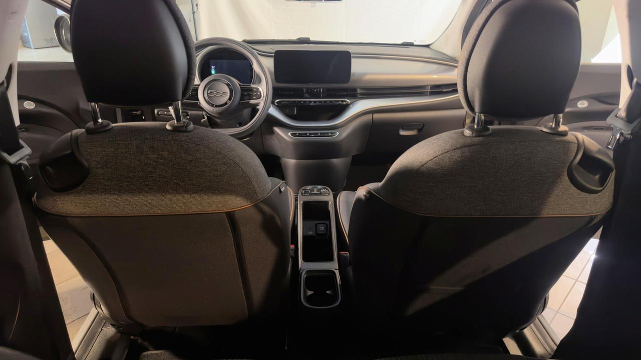Fiat 500e 3+1 42 kWh Icon +