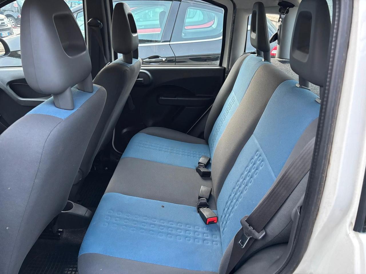 Fiat Panda 1.2 5 POSTI - 2011