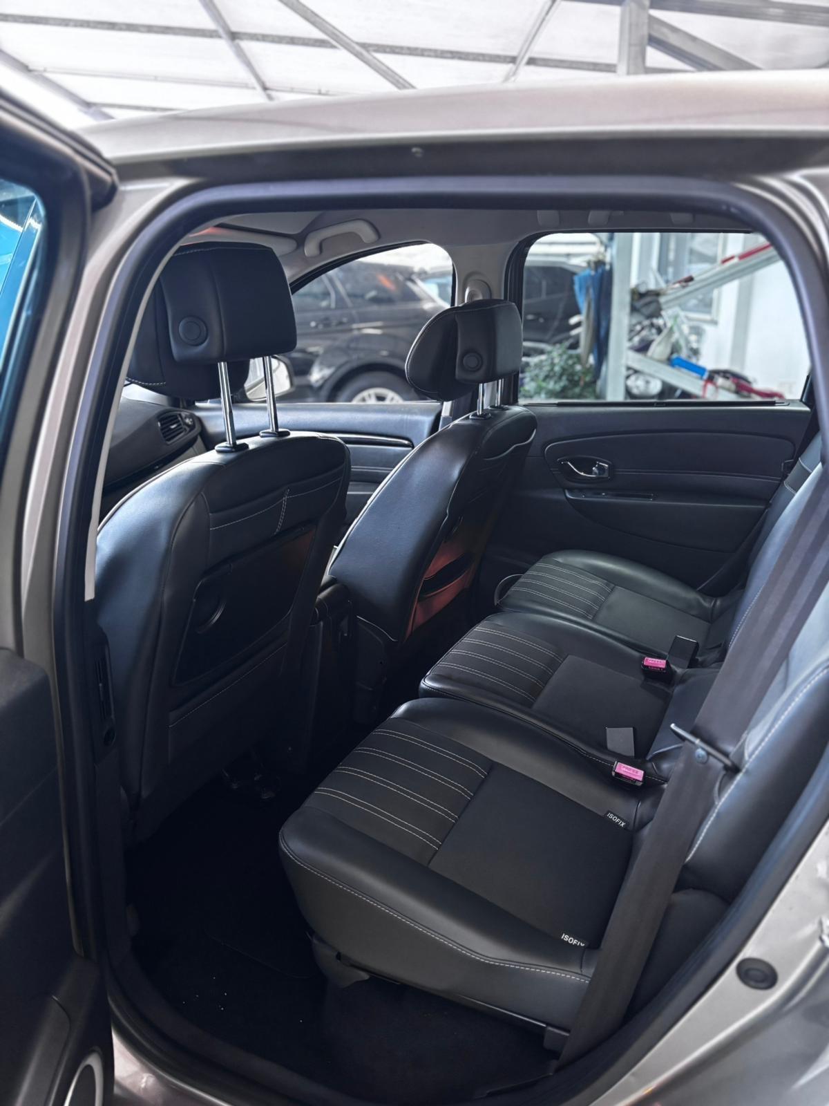 Renault Scénic XMod 1.5 dCi 110CV EDC Bose