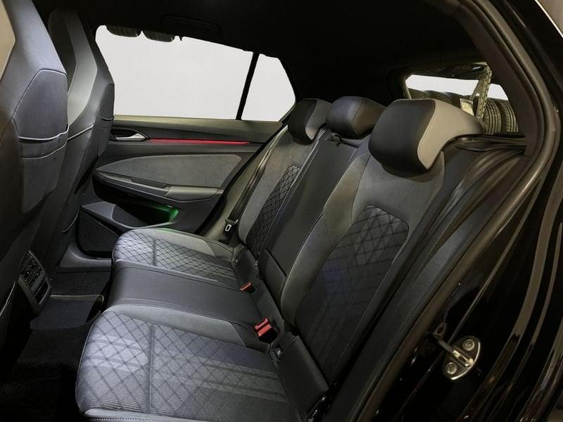 Volkswagen Golf 1.5 eTSI 150 CV EVO ACT DSG R-Line