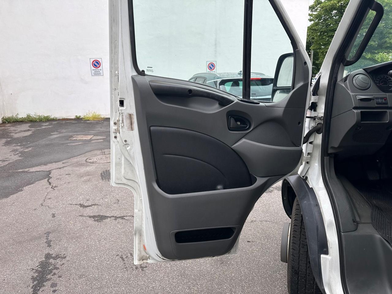 Iveco Daily Allestimento auto officina mobile completamente attrezzata