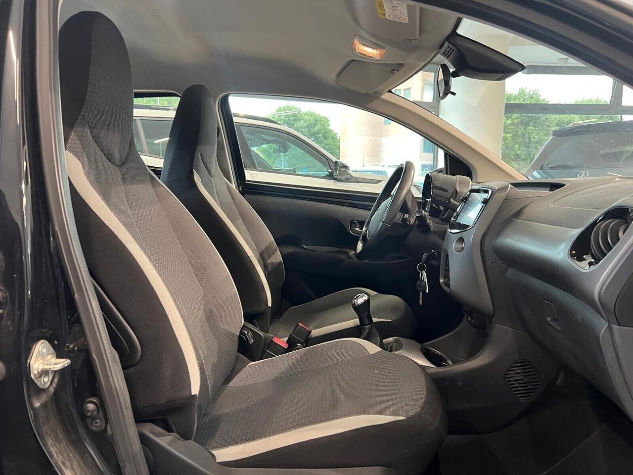 Toyota Aygo Connect 1.0 VVT-i 72 CV 5 porte x-play