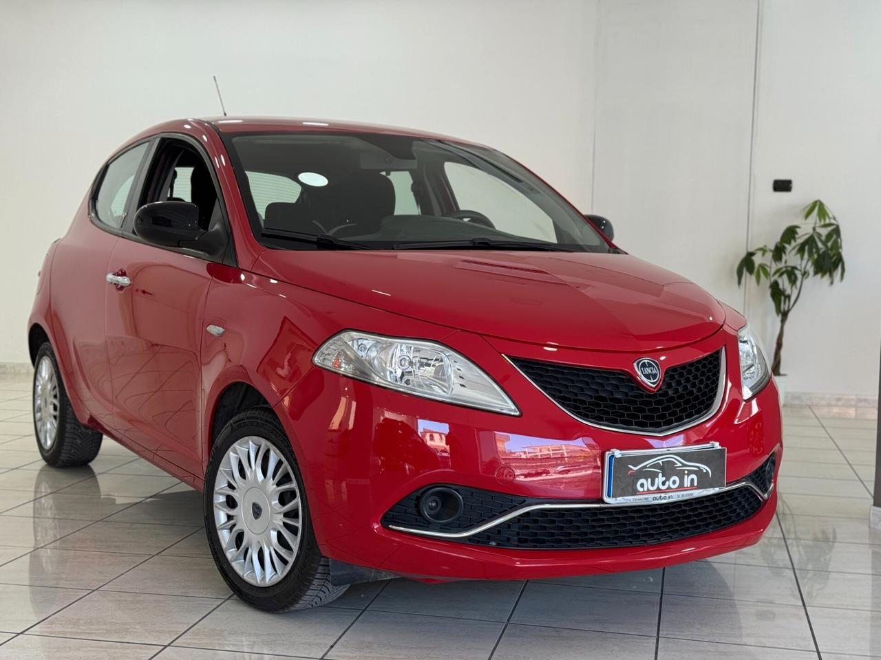 Lancia Ypsilon 1.2 69 CV 5 porte Gold