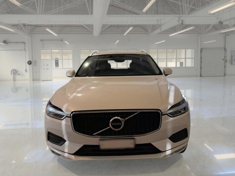 VOLVO XC60 B4 D AWD automatico Momentum Pro