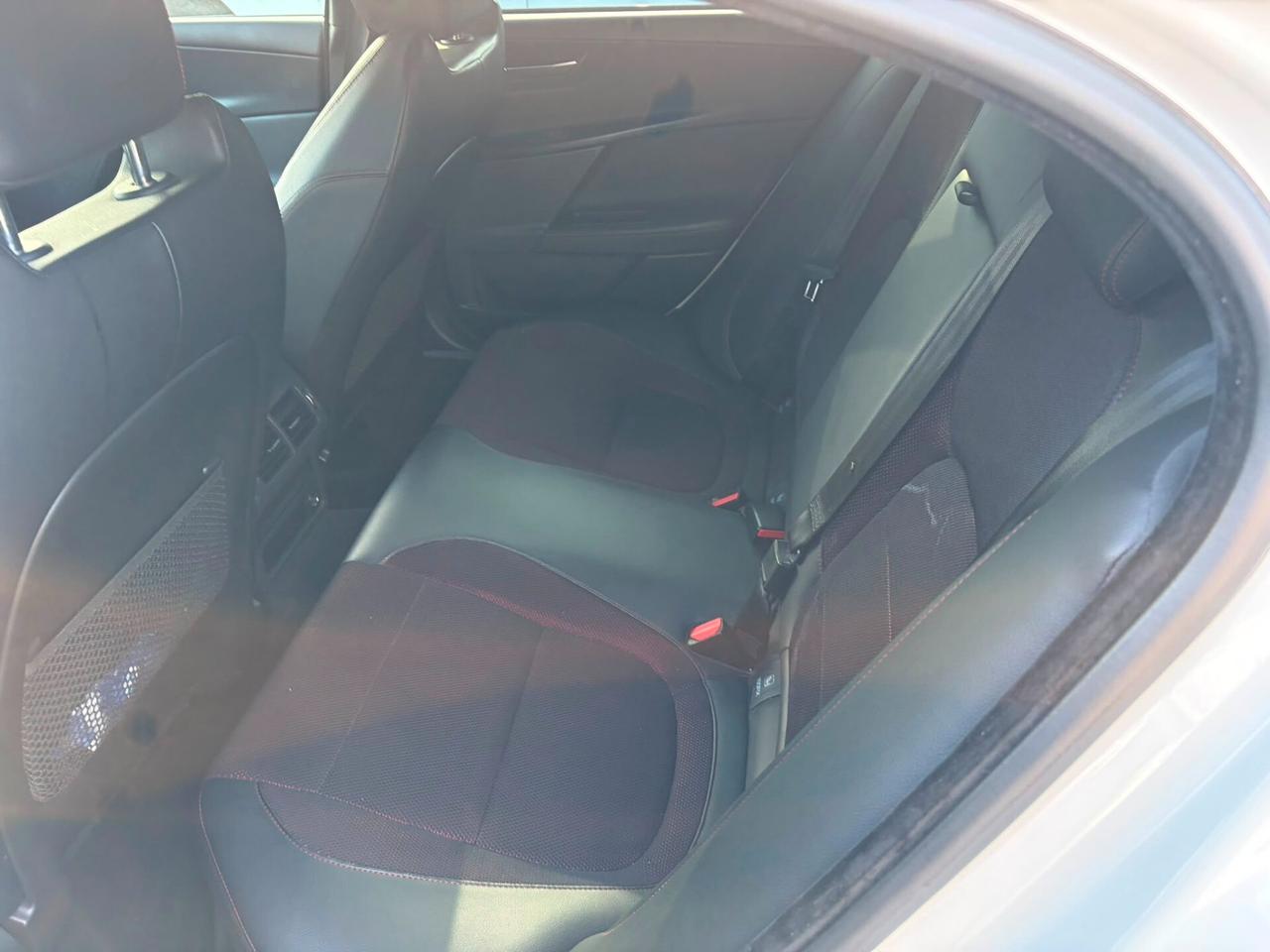 Jaguar XE 2.0 D Turbo aut. R-Sport