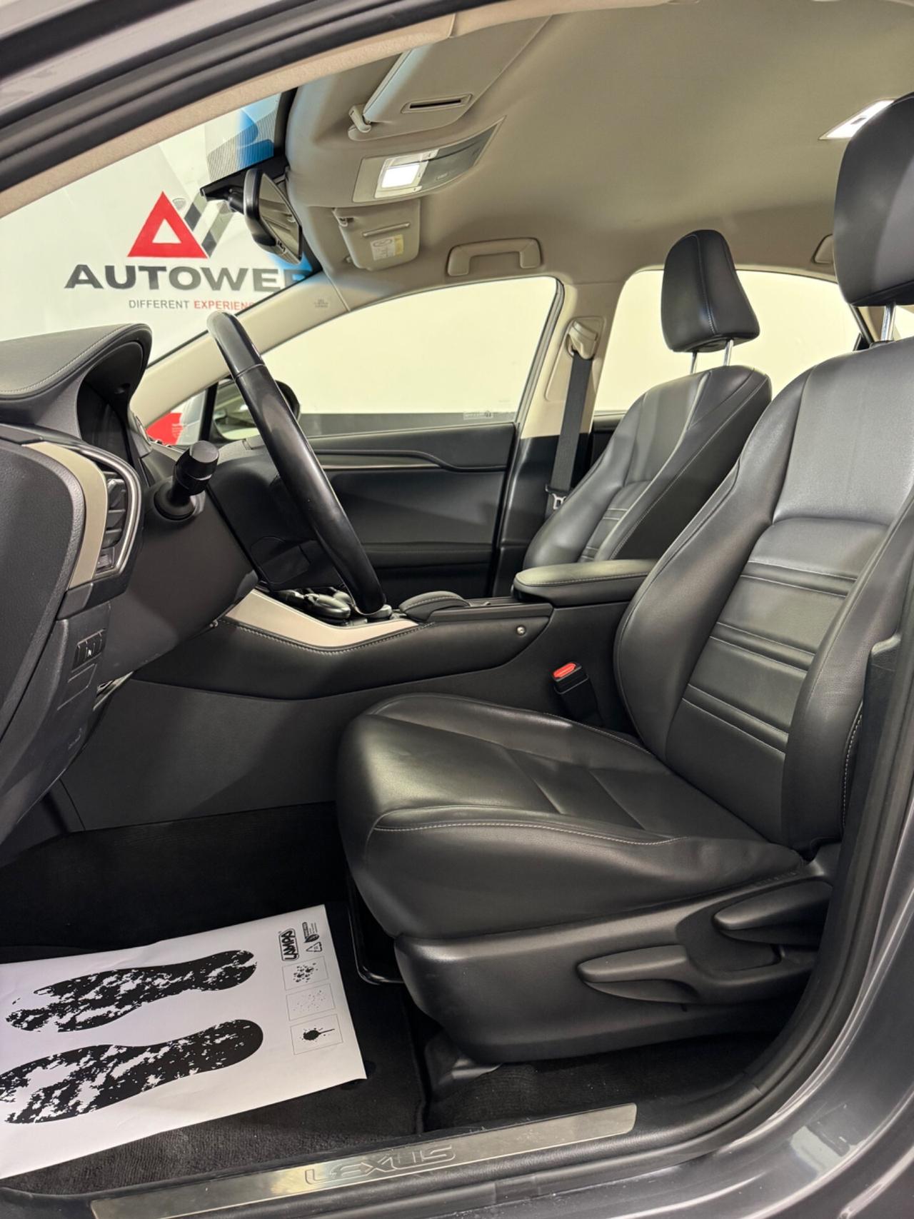 Lexus NX 300h Hybrid 4WD Luxury TAGLIANDI CERTIFICATI LEXUS