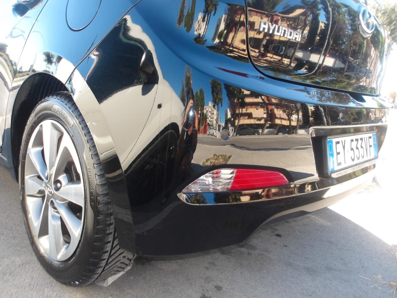 HYUNDAI I20 1.2 BENZ-2015