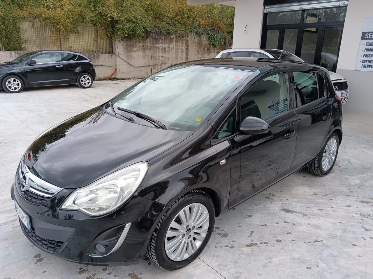 Corsa 5 porte GPL "UNIPROPRIETARIO"