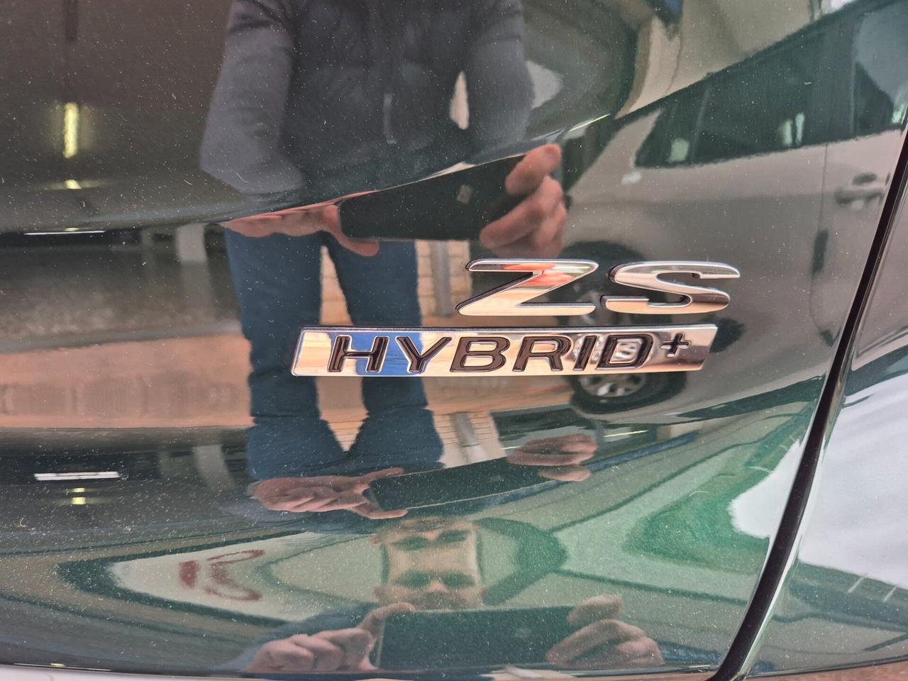 MG ZS LUXURY Full Hybrid