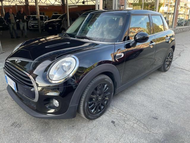 MINI Cooper D 1.5 Cooper D Total Black 5 porte Autom.