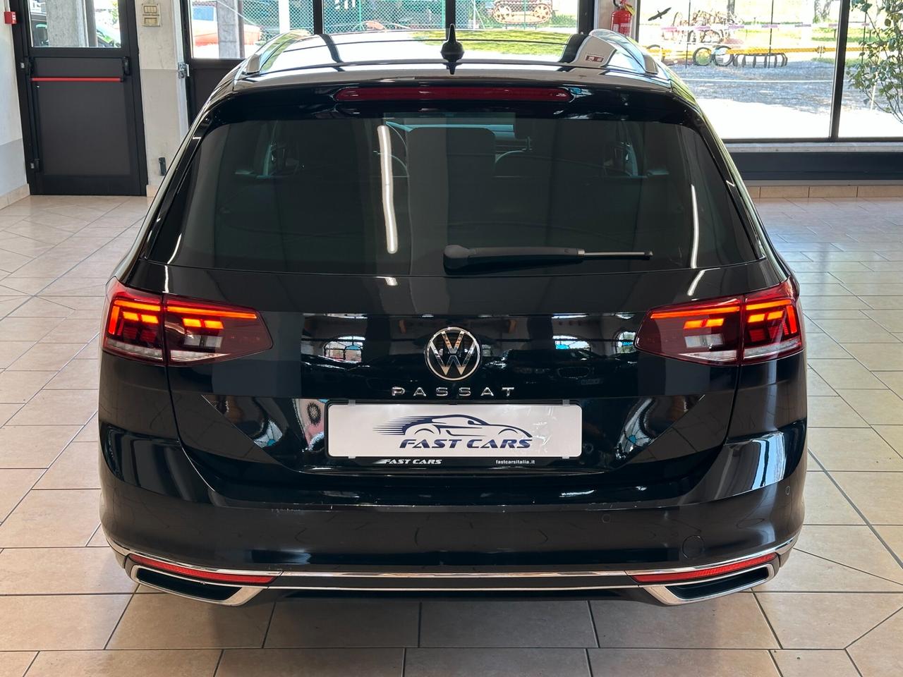 VOLKSWAGEN PASSAT VARIANT 2.0 TDI DSG ELEGANCE 150CV *CARPLAY*ACC*LED*