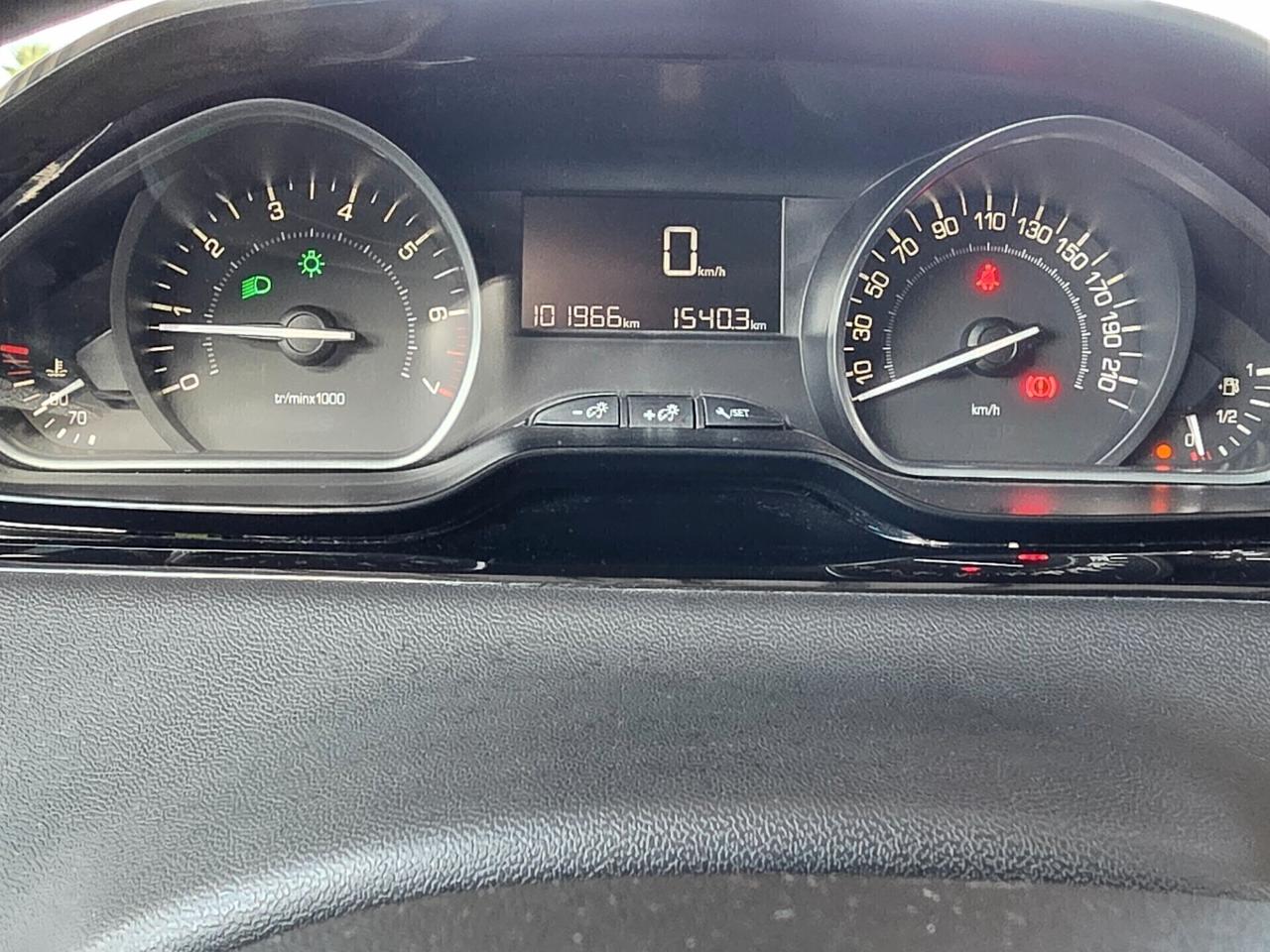 Peugeot 208 pochi km 2019 FINANZIABILE