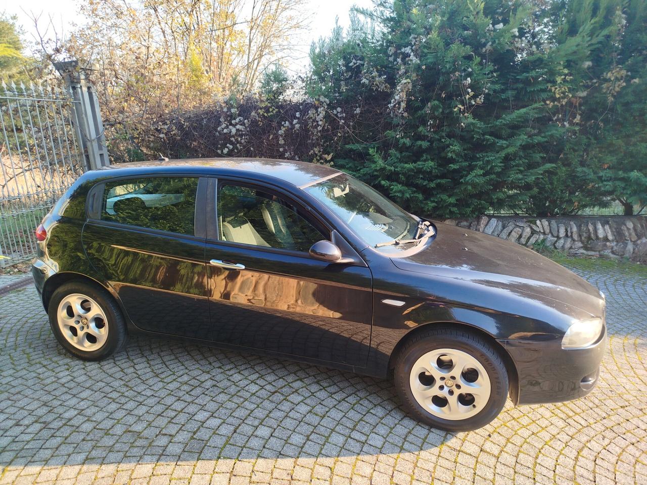 Alfa Romeo 147 Black line 5 porte GPL