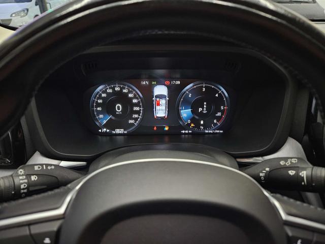 Volvo XC60 XC60 II 2018 2.0 b4 Momentum Pro awd auto