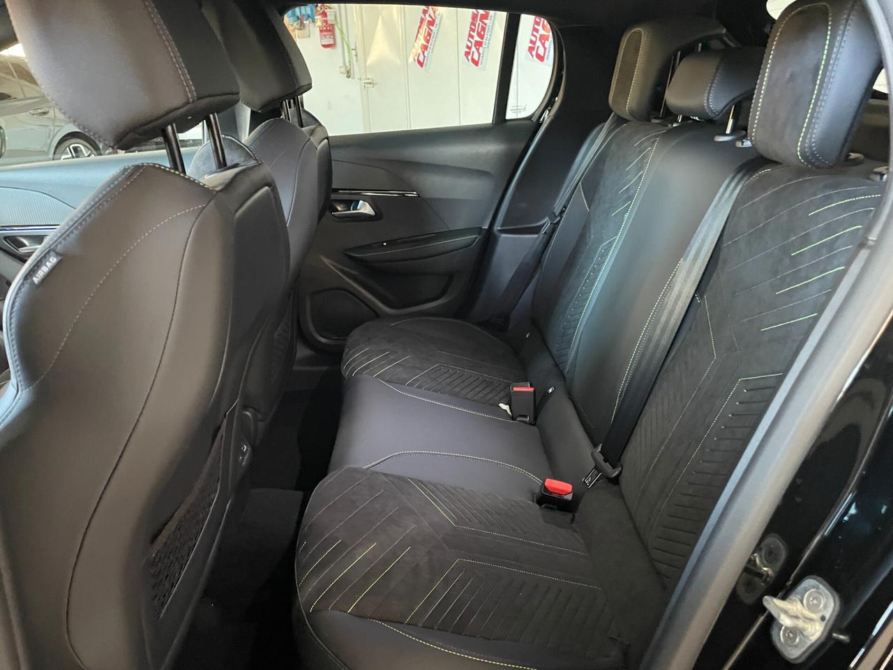 Peugeot 208 Hybrid 136 e-DCS6 GT 2025 NERO PERLA