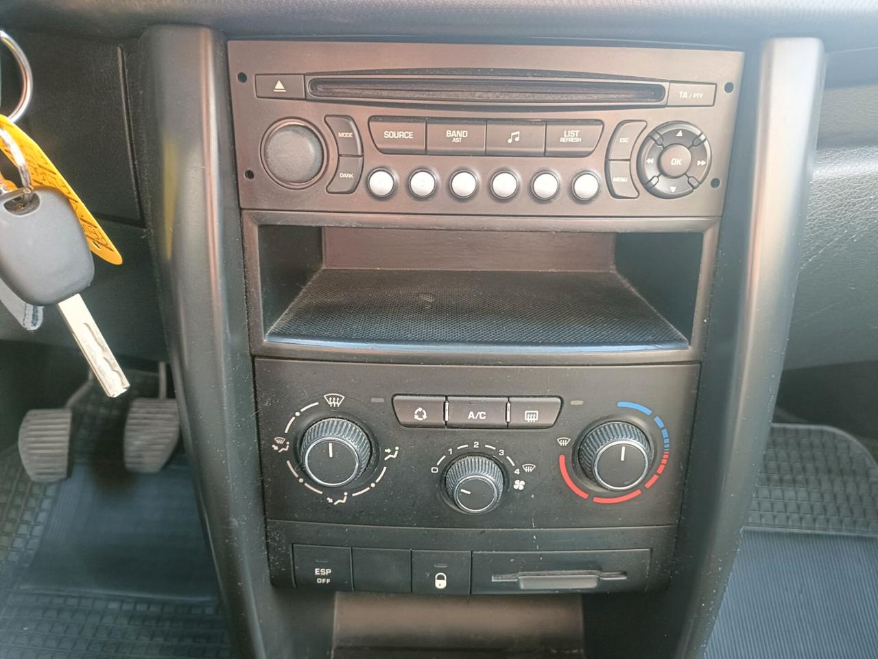 Peugeot 207 1.4 HDi 70CV 5p. X Line OK NEOPATENTATI