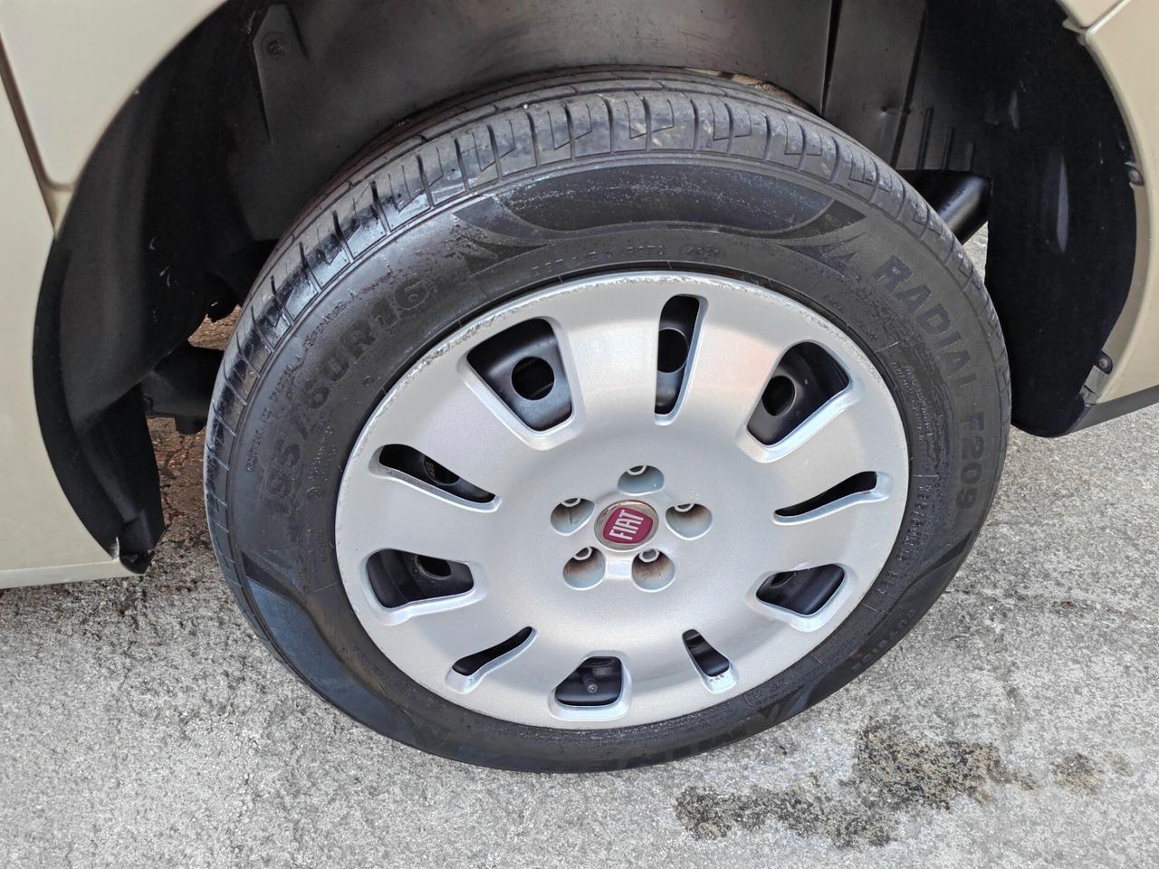 Fiat Dobló 1,6 diesel 10/2014 Cv90 POSTI 7
