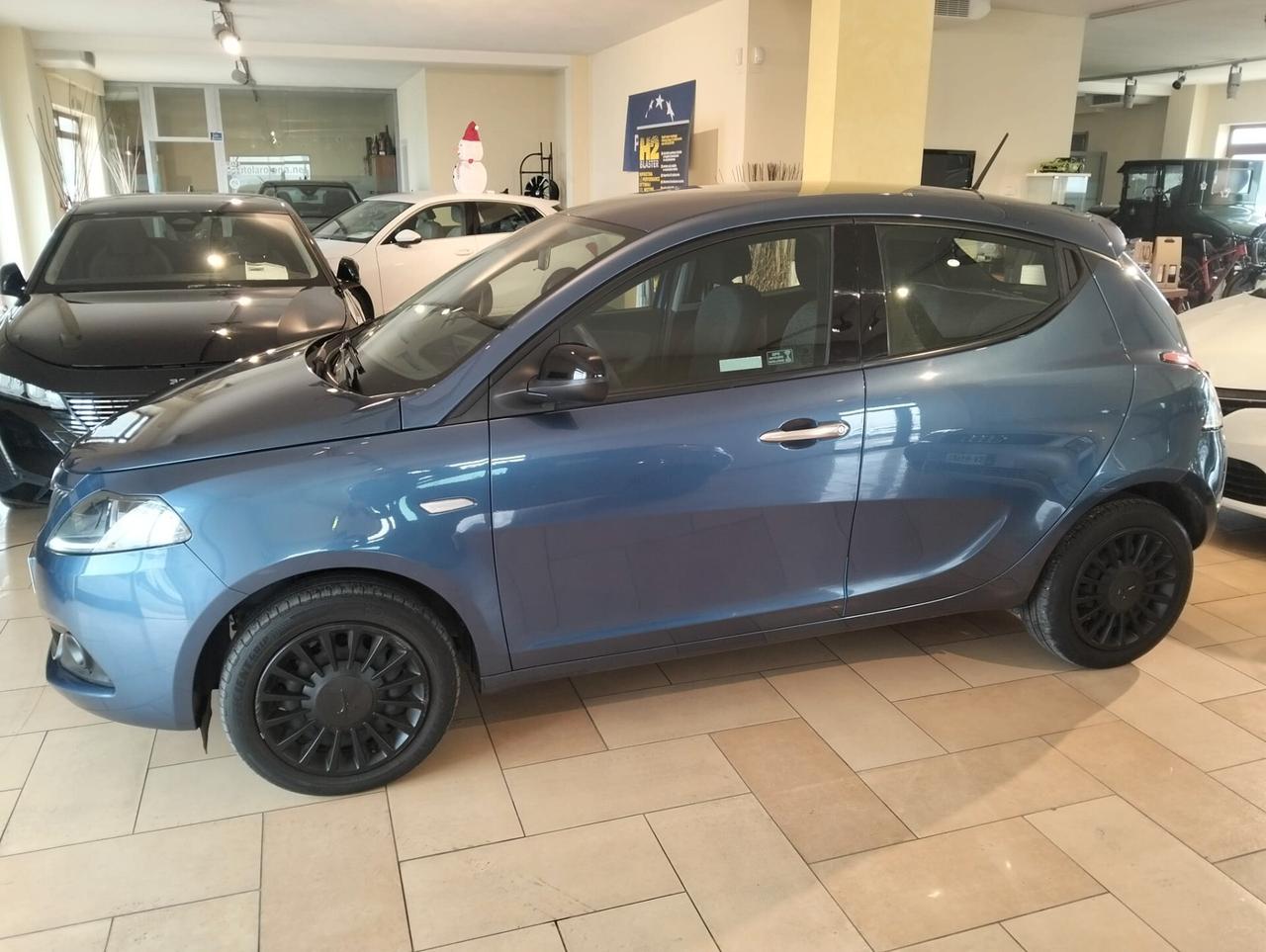 Lancia Ypsilon 1.0 FireFly 5 porte S&S Hybrid Silver Plus