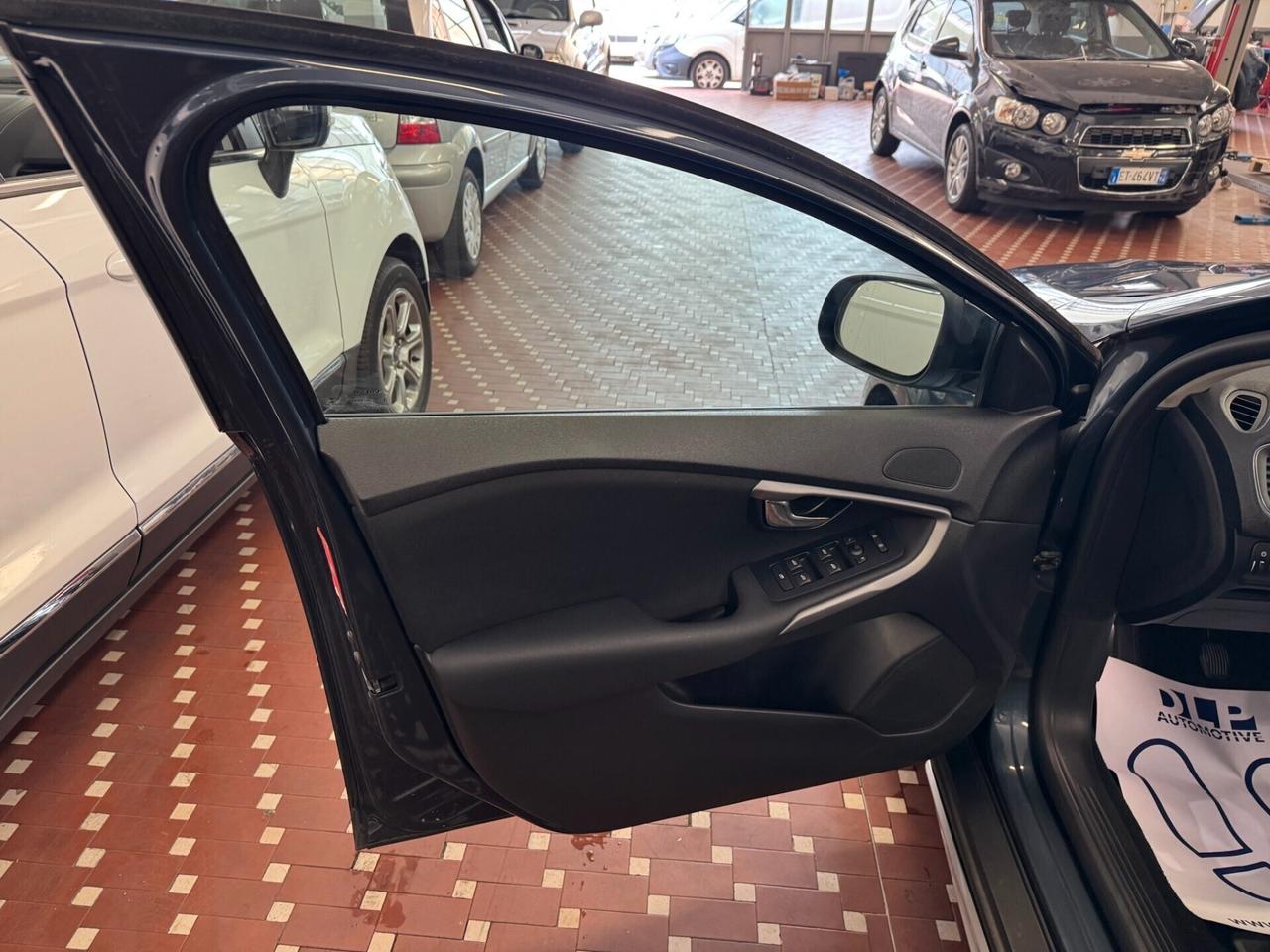 Volvo V40 Cross Country D2 Pro - UNICO PROPRIETARIO