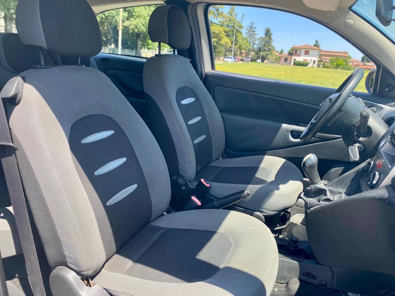Lancia Ypsilon 1.3 MJT 75 CV Platino